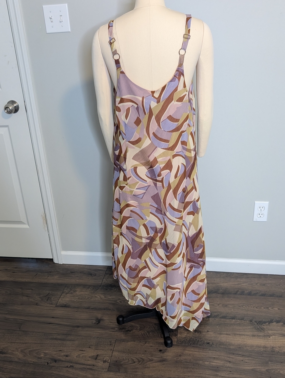 Mlle Gabrielle Sleeveless Abstract Print Slip Dress in Lavender Taupe Size 14W - Picture 2 of 8